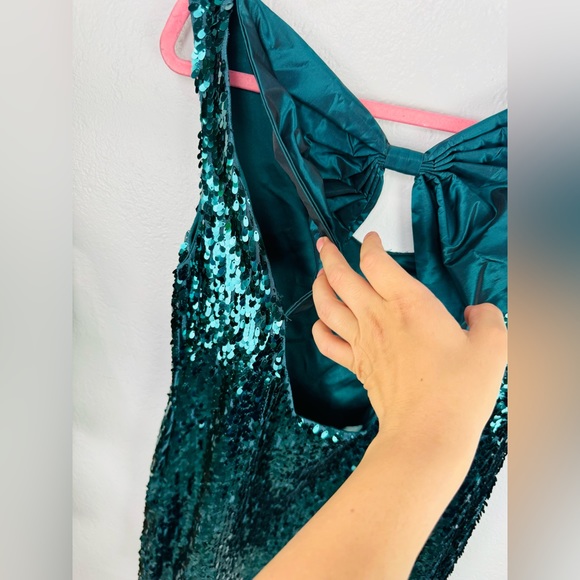 De La Hooke Oversize Bow Emerald Green Sequins Mini Shift Dress Bow Dress - Picture 9 of 9